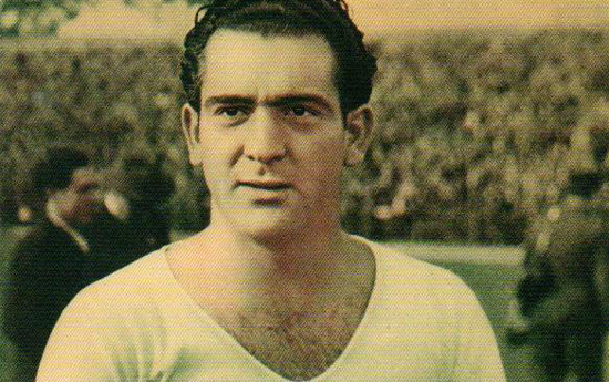 Edmundo Suárez is among greatest goal scorers in La Liga